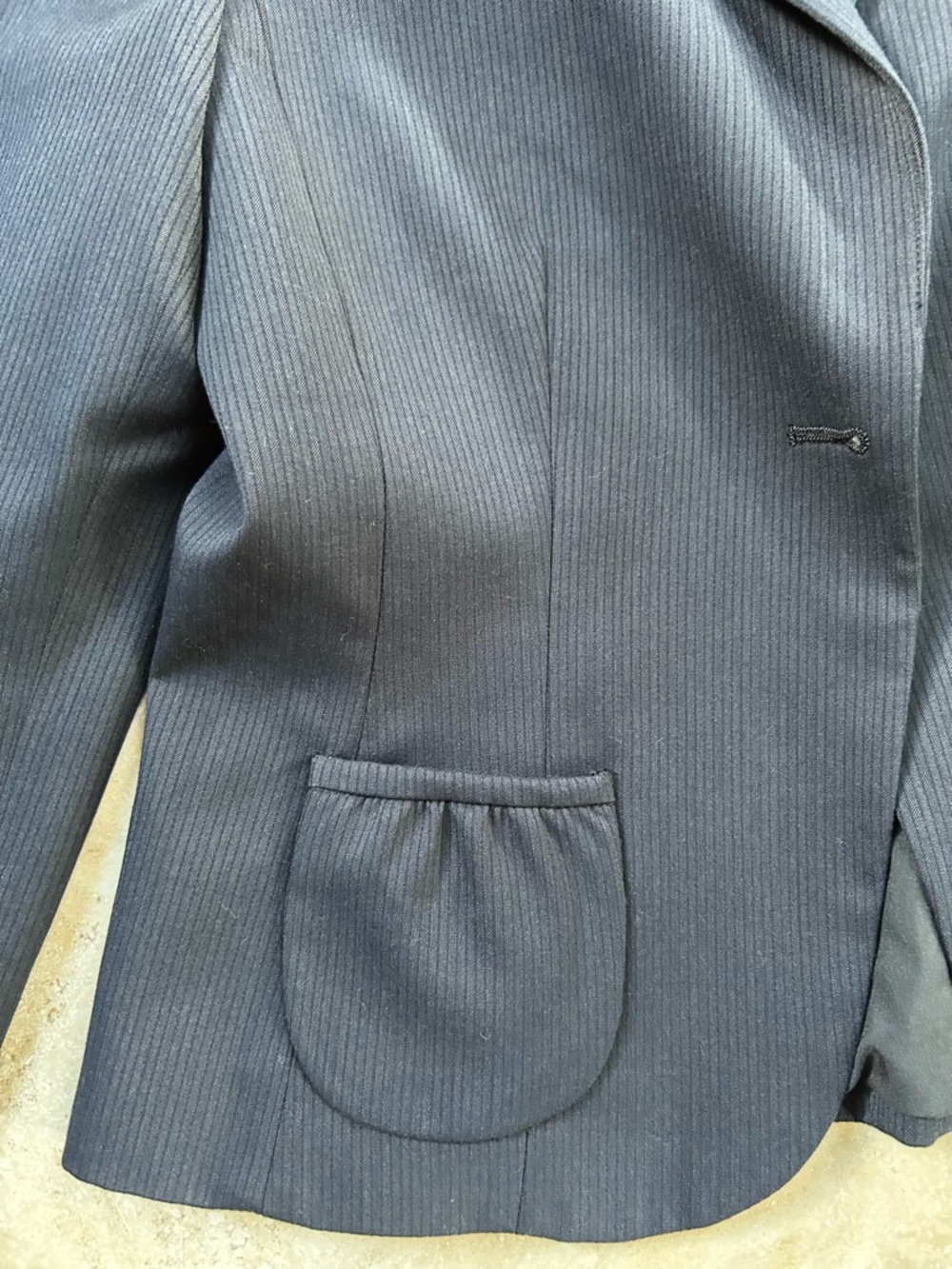 Tahari Dark Navy Pinstripe Single-Button Blazer, Size 8( Size tag is cut off) - Picture 10 of 16